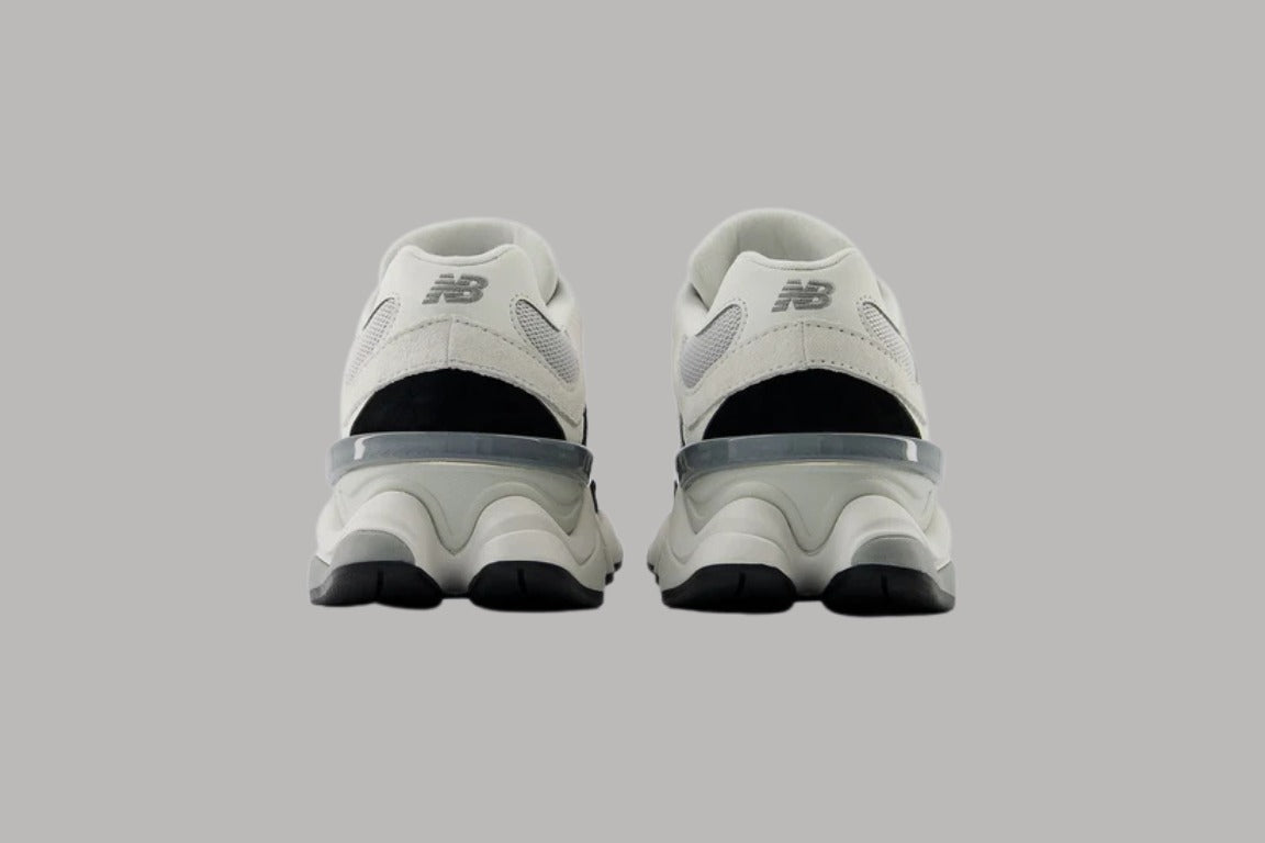 NB BLack & White 9060
