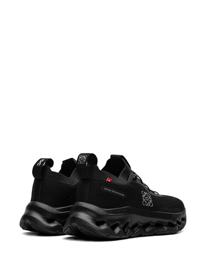 On Running Cloudtilt x Loewe All Black